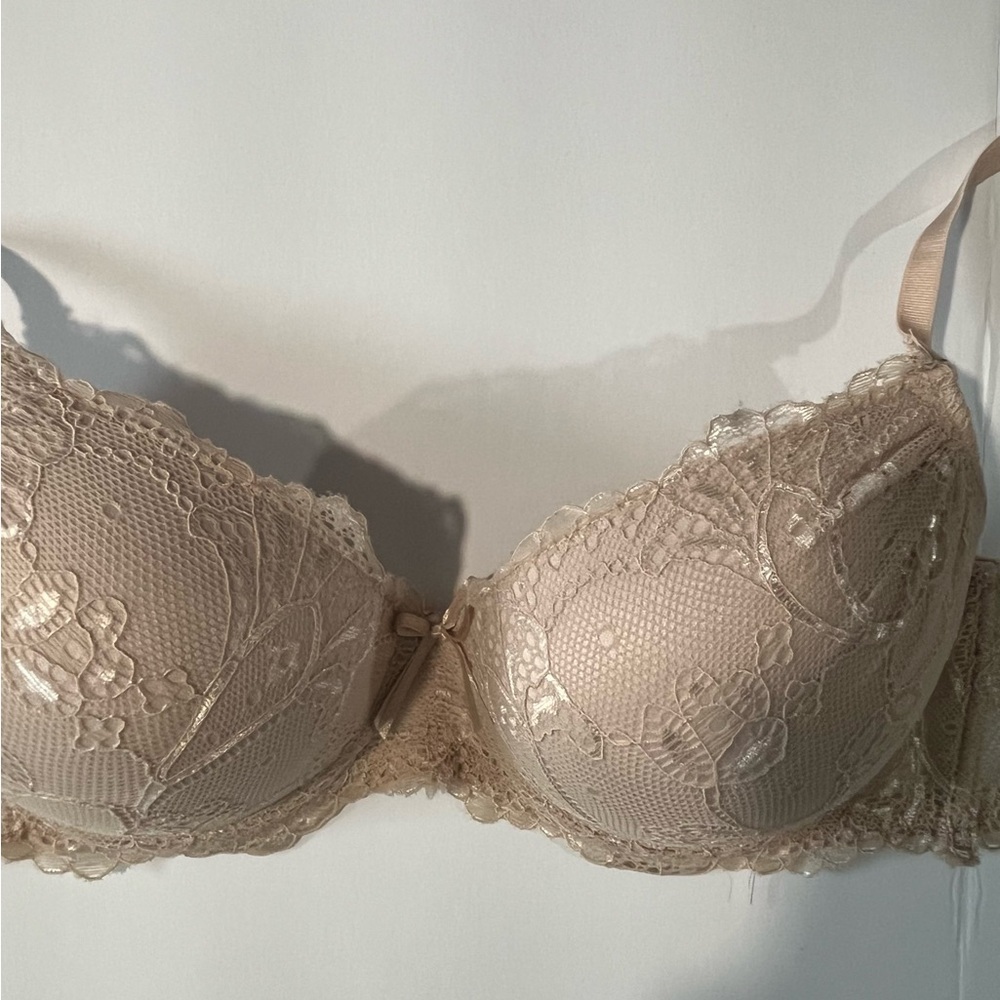 Classic Lace Push-Up Bra in Nude - Picture 2 of 5